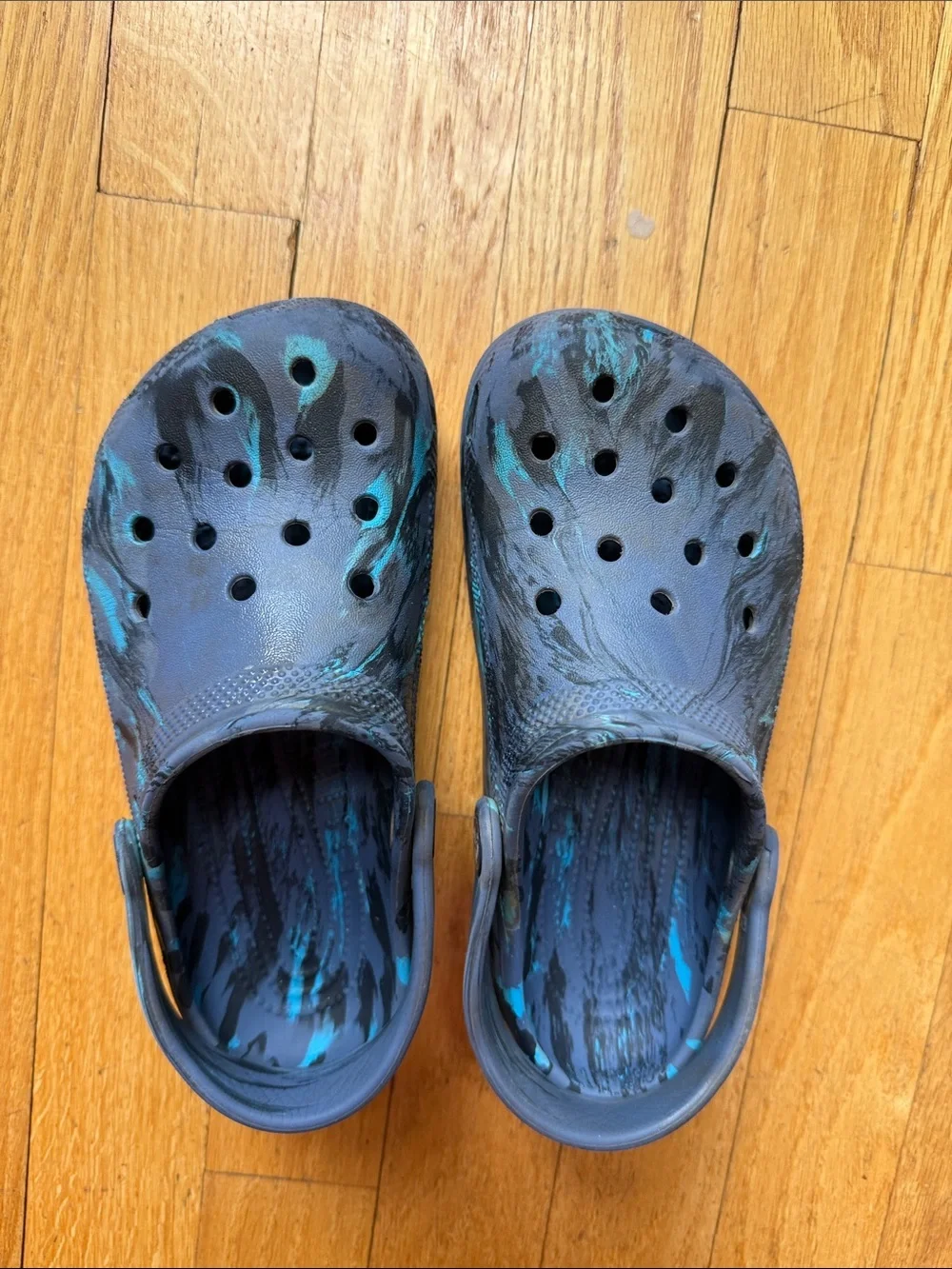 CROCS Kids Marble-Effect Clog in Blue and Teal